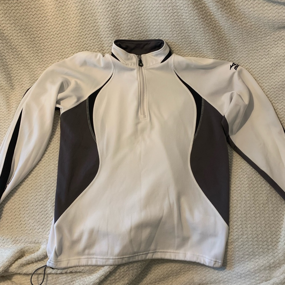 BNWOT Mizuno thermal sweater